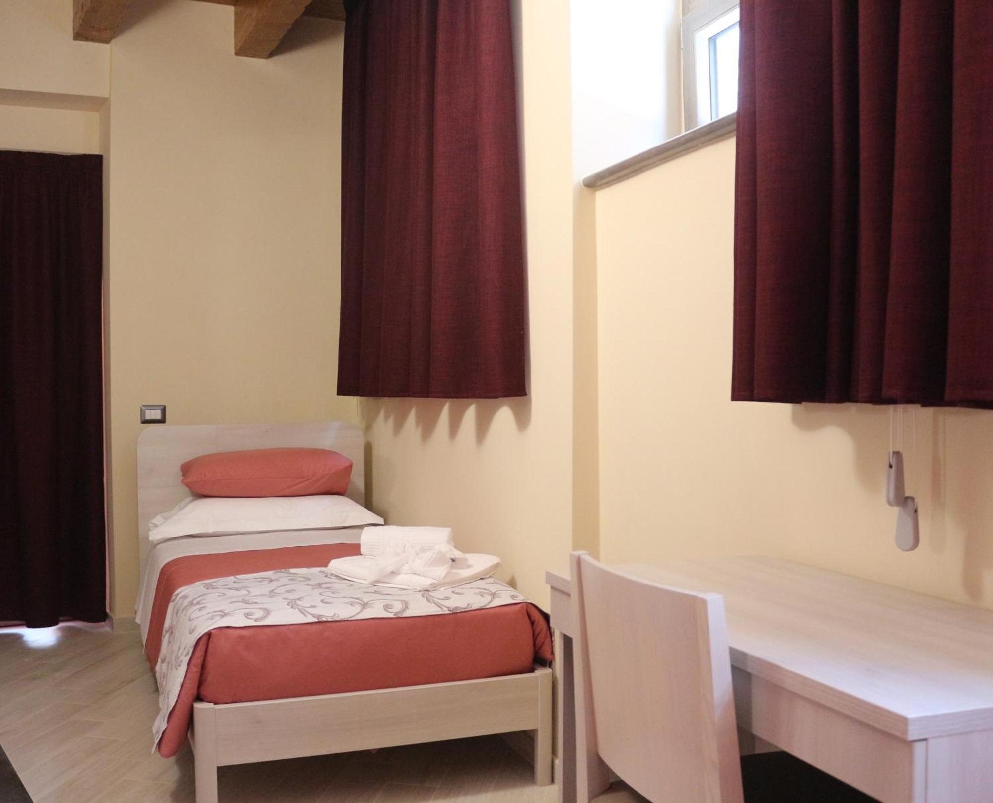 Dimora Del Corso Hotel Rotonda Phòng bức ảnh